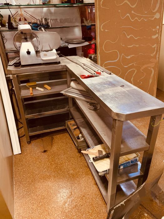 Vendo balcao  prateleiras em inox