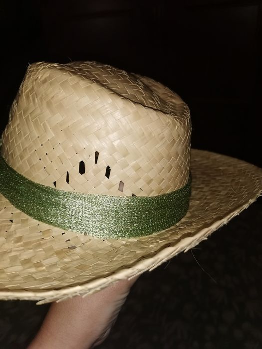 Chapéu novo com etiqueta