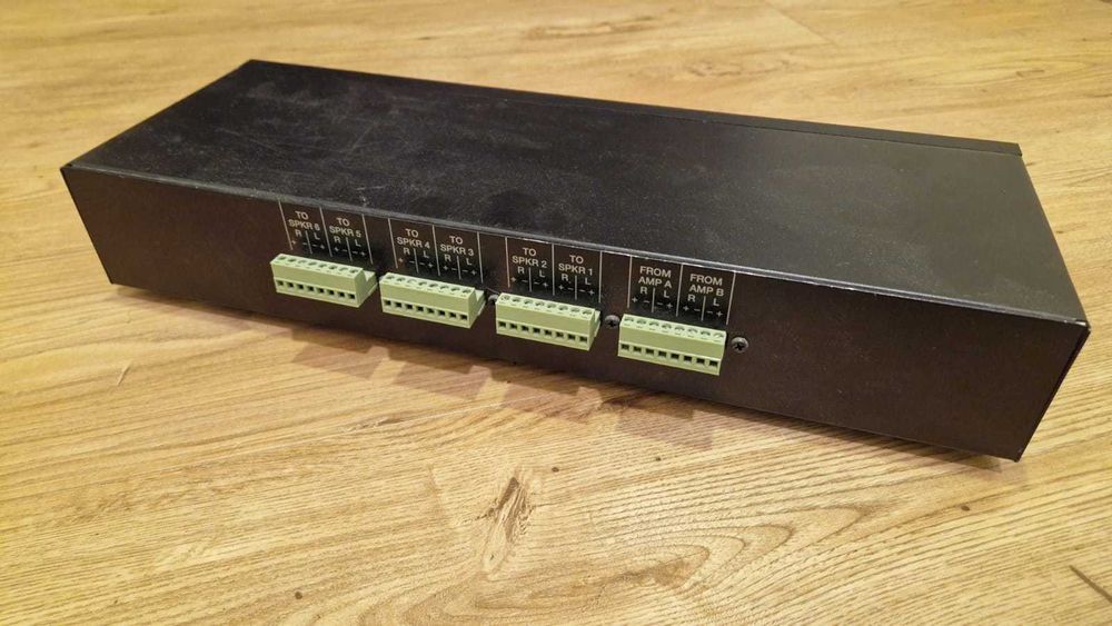 audiofilski selektor audio JAMO JSS6-VC2 - 2 źródła, 6 stref stereo