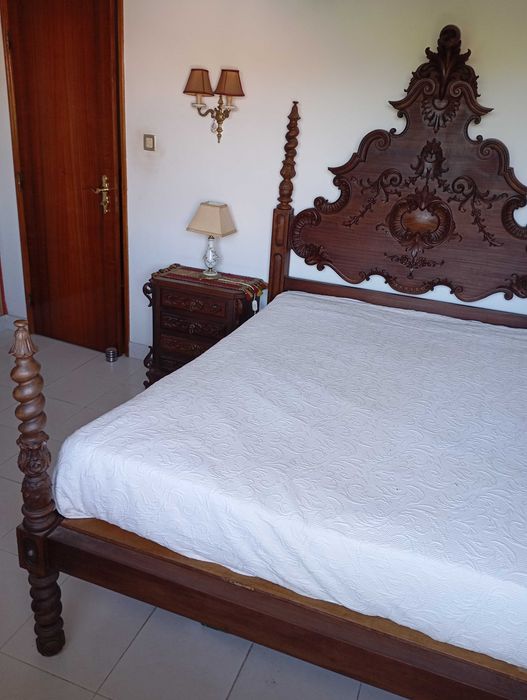 Bonita Mobília de Quarto Estilo Barroco com Colchão Pikolin