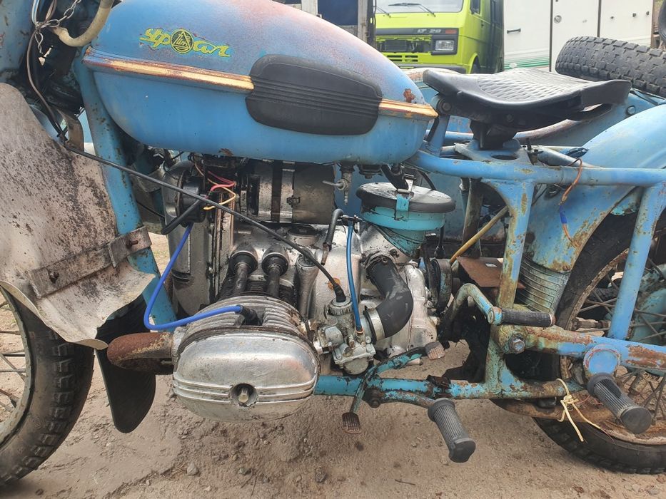 Мотоцикл Урал с коляской.