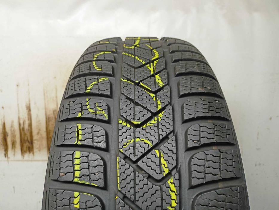 Pirelli Sottozero 3 215/55/17 2023r 94H 7,7mm (5024)
