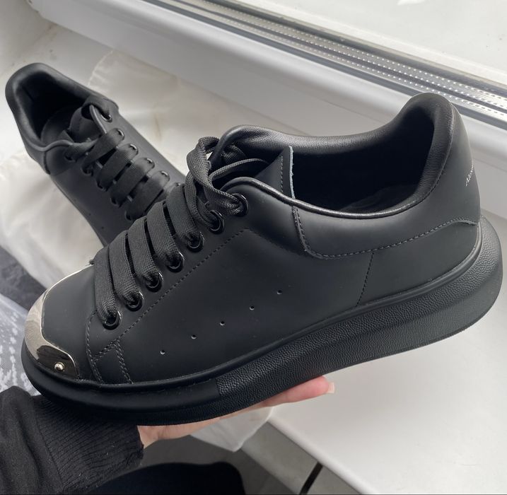 Alexander McQUEEN продаю