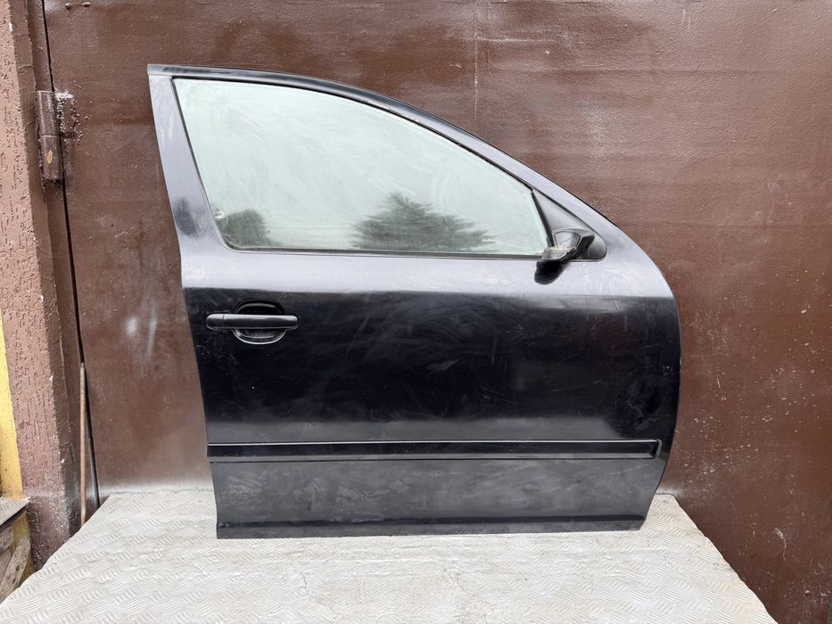 Дверь перед правая в сборе Шкода октавия Skoda Octavia 2012 год a5