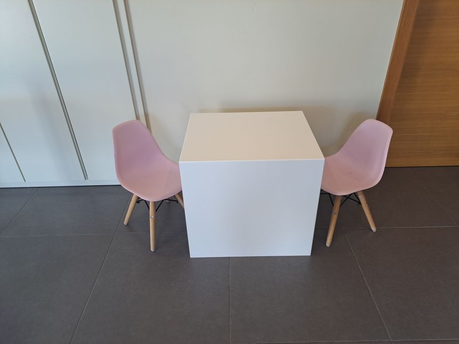 Secretária com duas cadeiras conjunto de criança