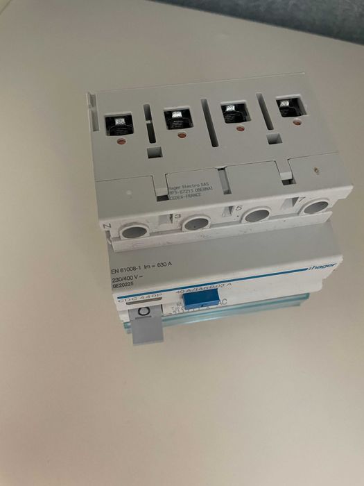 Interruptor Diferencial - 4P - 40A 30mA - 4 módulos - Hager CDC440P