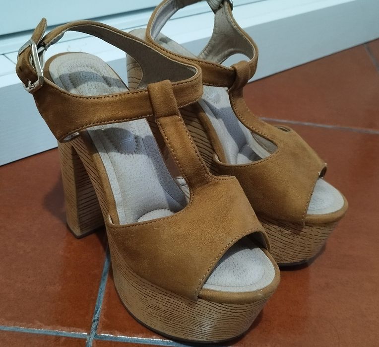 Sapatos praticamente novos tamanho 36