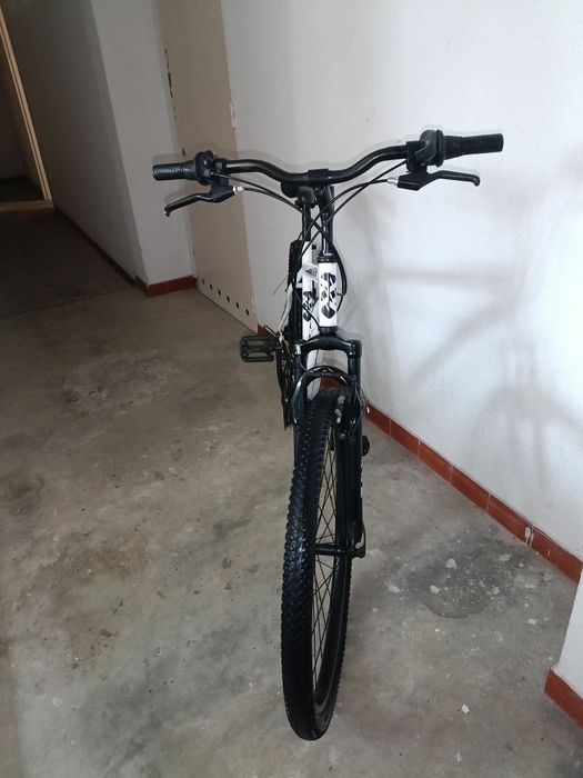 85€ bicicleta roda 26 pegar e andar tudo ok