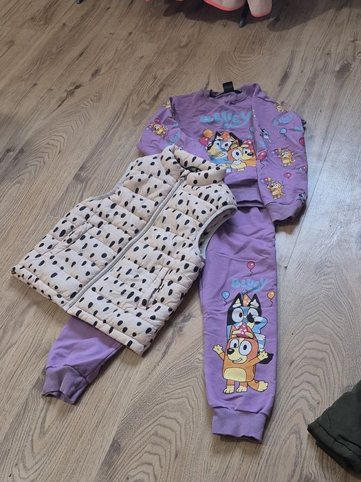 Dres i bezrekawnik r.122 dla dziewczynki