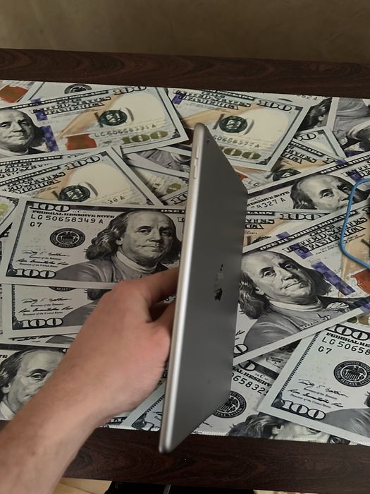 iPad 5 32Gb  Wi-FI Планшет 9.7”