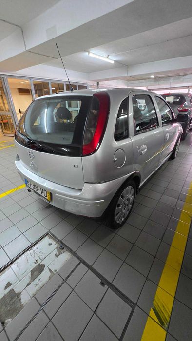 Opel Corsa C 1.2i Automático - 4 pneus novos e manuntenções em dia