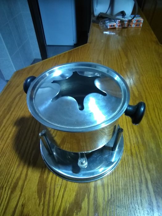 Fondue com lamparina