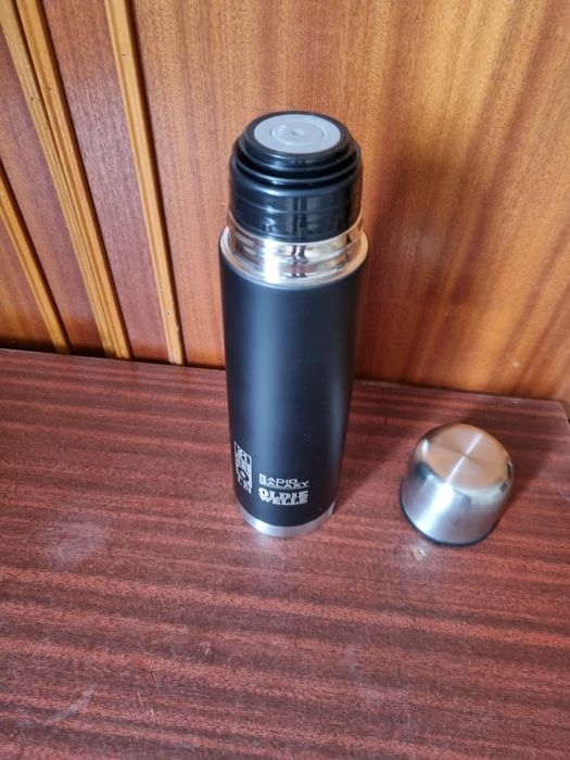 Термос в черном цвете 500 мл