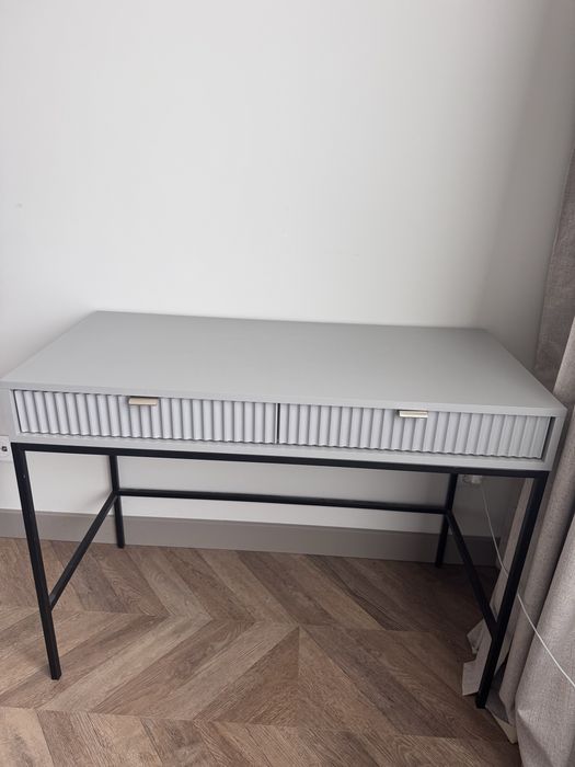 Biurko/toaletka ryflowana