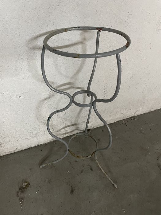 Bases antigas para lavatórios