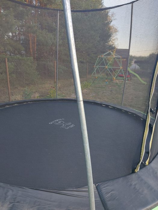 Trampolina ogrodowa używana