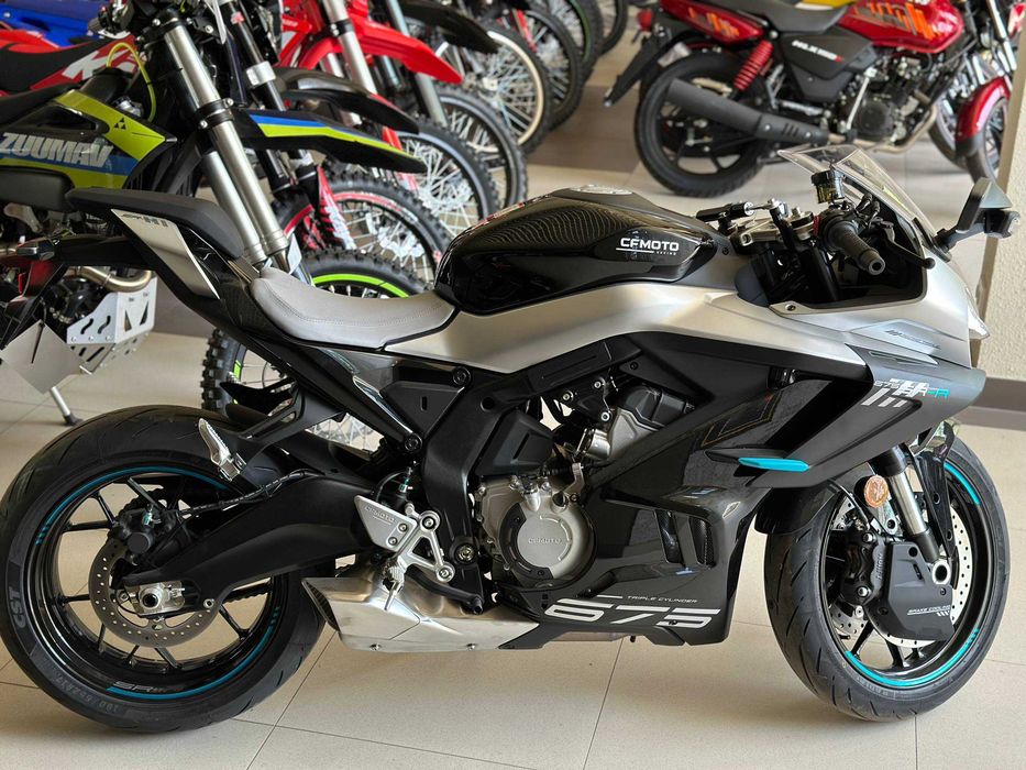 Мотоцикл CFMOTO 675SR-R