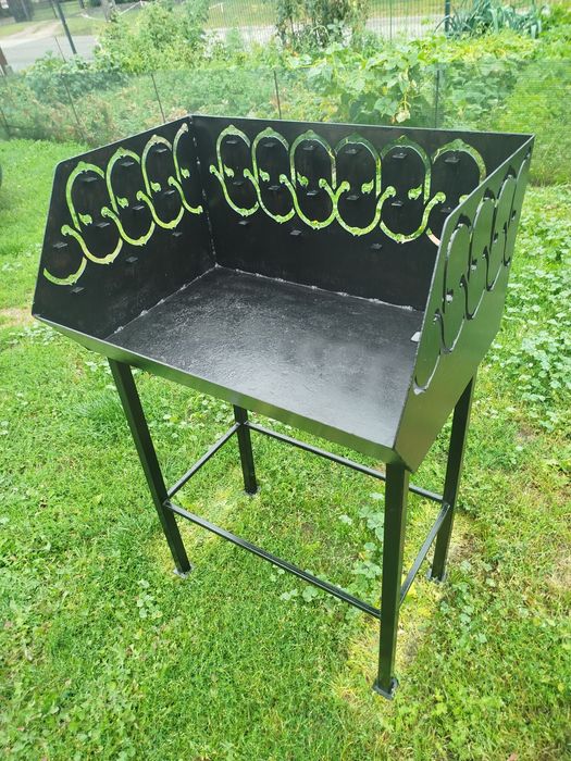 Grill ogrodowy Solidny