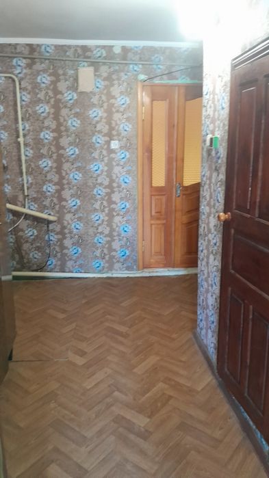 Продається двоповерховий будинок в м. Ананьїв