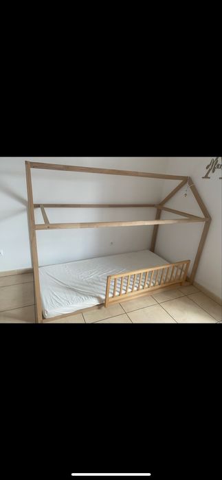 Cama com colchao para crianca