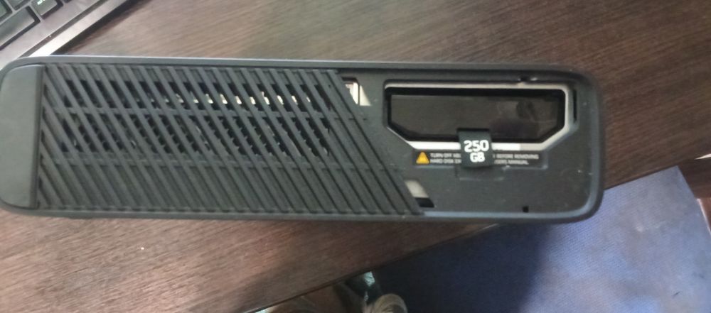 Xbox 360 e консоль