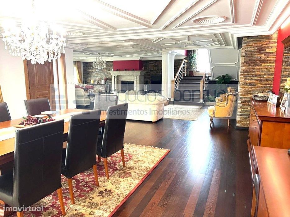 Moradia Individual de Luxo com 5 Suítes e Vista Rio e Mar - Esposende