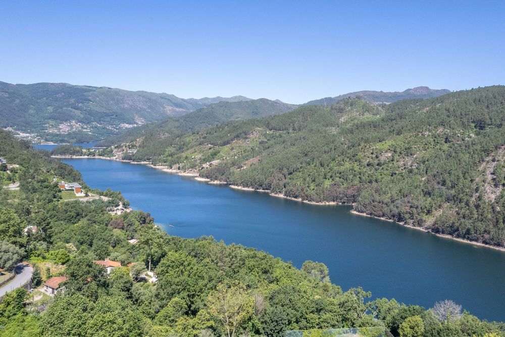 Cantinho da pedra Gerês ,,turismo Rural ,piscina , paisagens de sonho