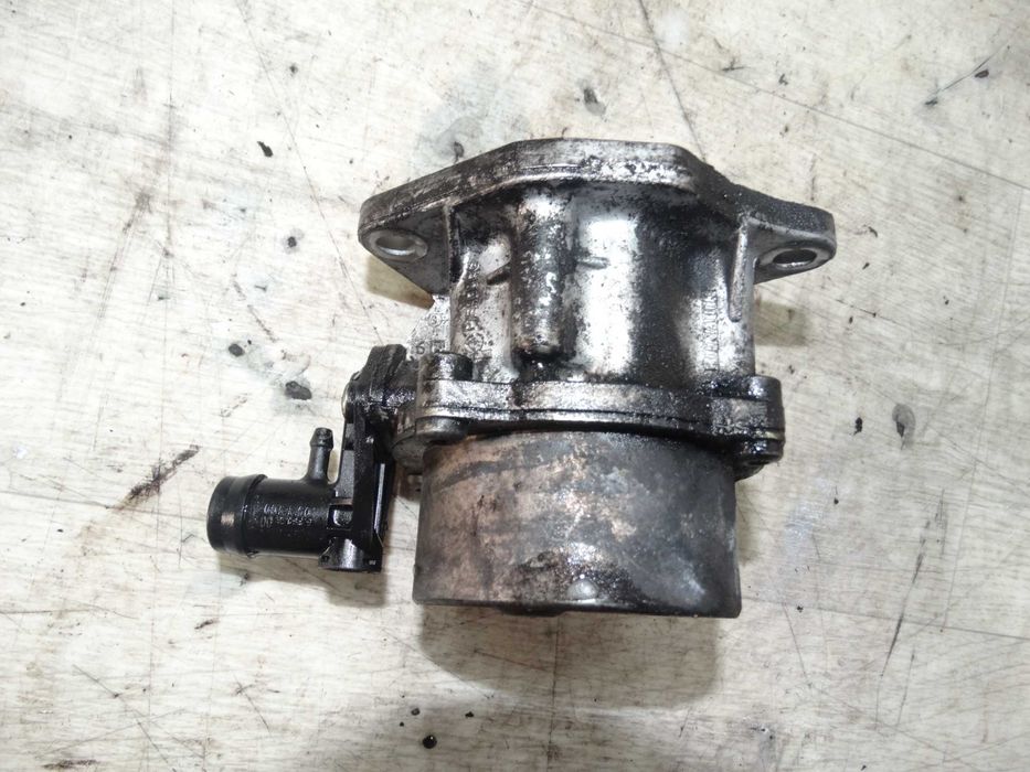 Б/у вакуумний насос Opel movano nissan primstar renault 1.9 8200072985