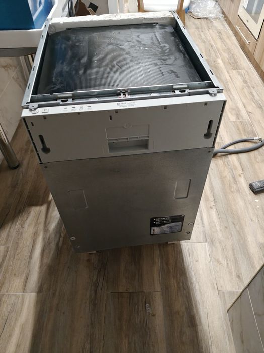 Посудомийна машини Ariston