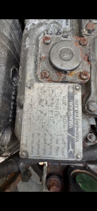 Motor Yanmar 3YM30 com saildrive SD