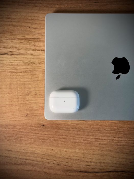 AirPods Pro (Lightning)