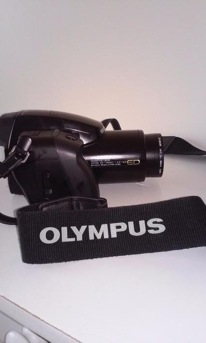 Máquina fotográfica Olympus IS 100064586356184962123