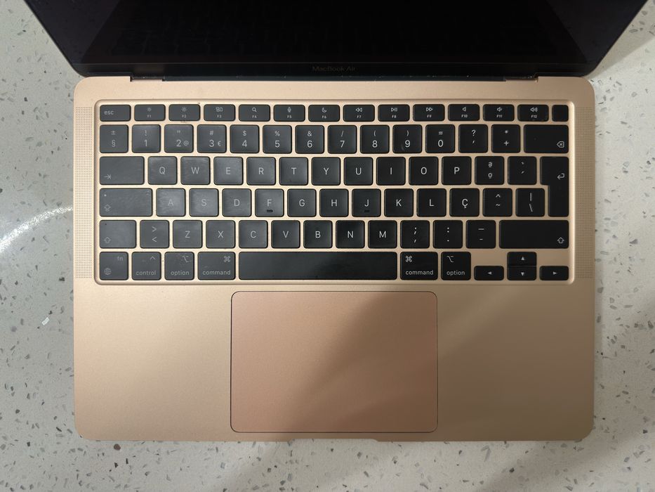 MacBook Air M1 13” (2020) Rose Gold – Para peças ou reparação