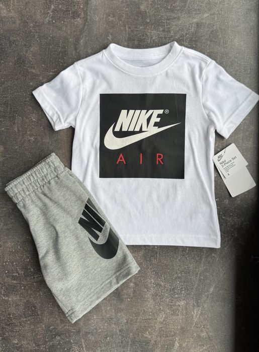 комплект дитячого одягу від  Nike