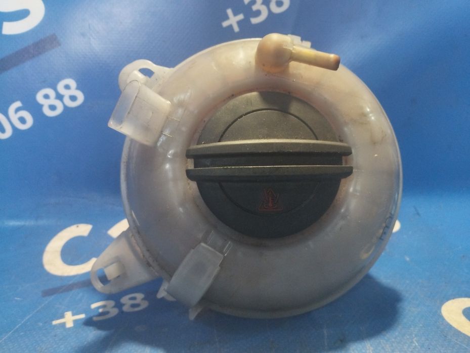 Амортизатор кришки (двері) багажника (нижньої ляди) Volkswagen ID 4