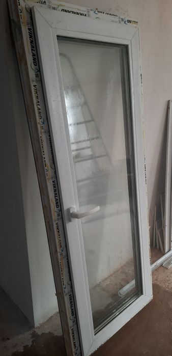 Вікно металопластикове коричневе