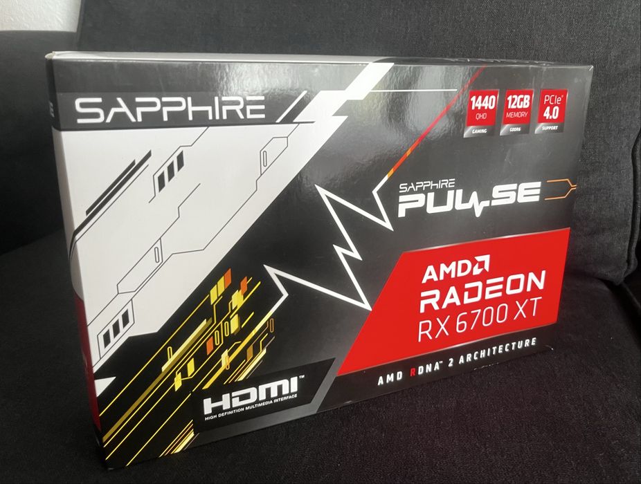 Sapphire Pulse AMD Radeon RX 6700 XT 12GB