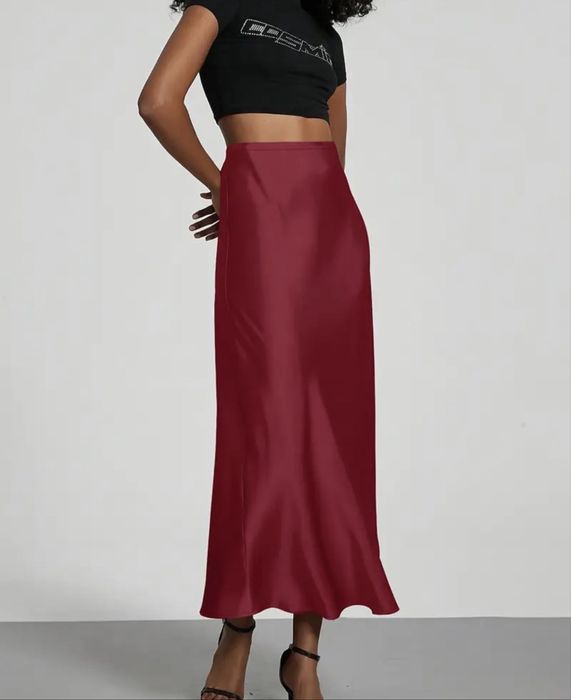 Спідниця міді з атласу