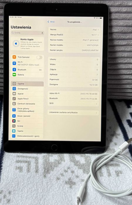 Tablet Apple iPad 7 32GB + Kabel