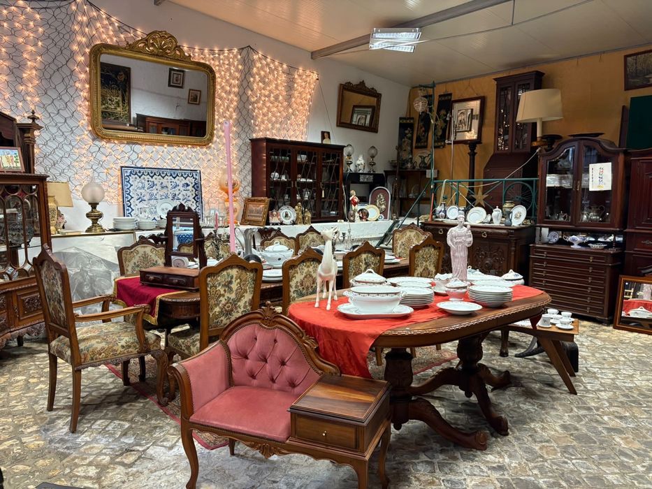 Velharias, Antiguidades, artigos de segunda-mão