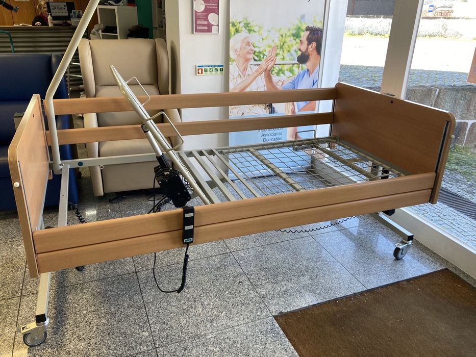 Cama Semi Nova com Garantia, articulada elevatória e elétrica