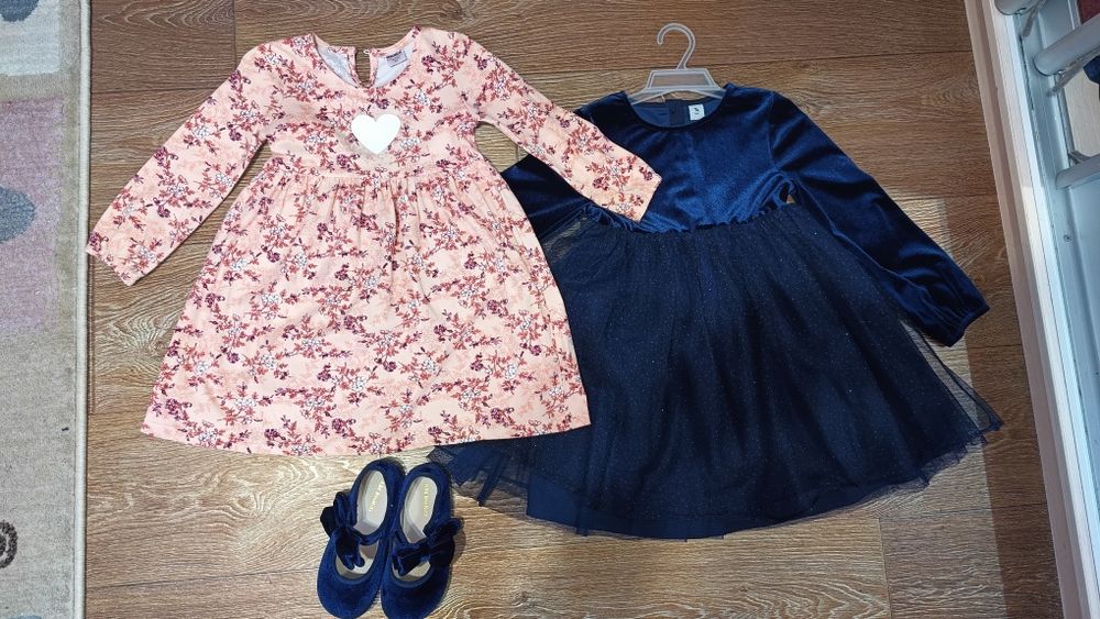 Продам 2 платтячка + туфлі