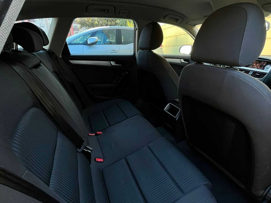 Audi A4 Avant 2.0 TDI 150cv (2013) - Look RS4 - Automática