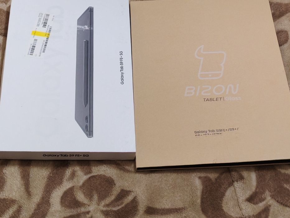 Tablet Samsung Galaxy Tab S9 FE+ (8/128 GB) z etui i szkłami