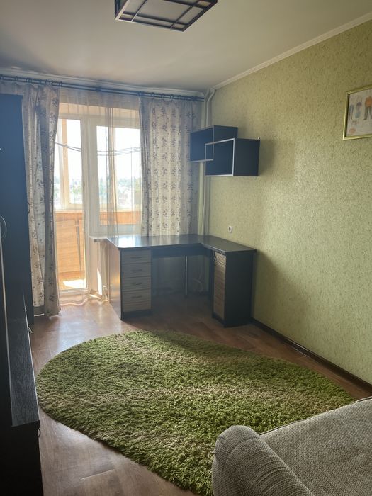 Продам 4-х кімнатну квартив , 80м2 в цегляному будинку по пр-т Миру