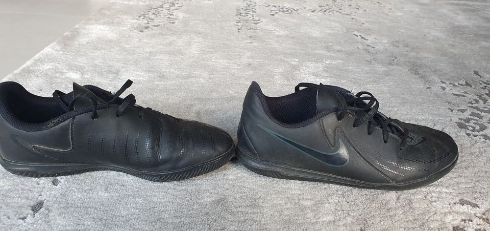 Buty Nike 35 halówki