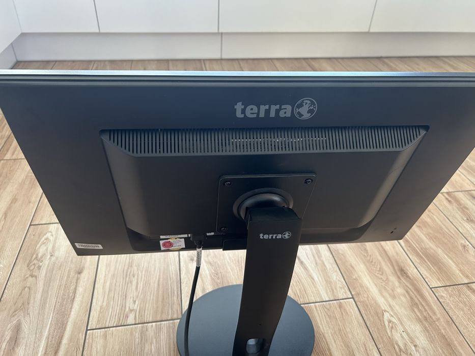 Monitor koputera terra roz 61