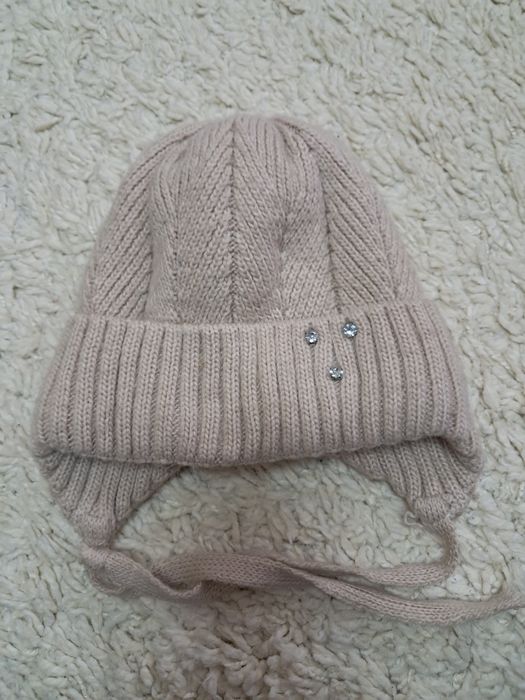 Зимова шапка для дівчинки
