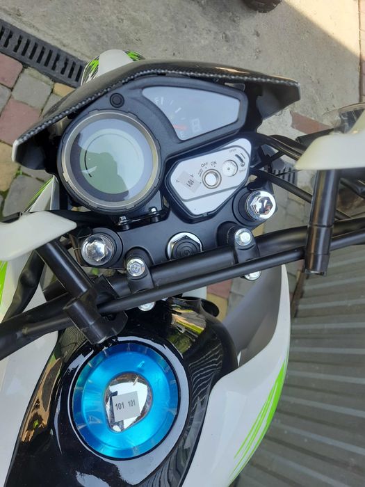 Мотоцикил новий 250