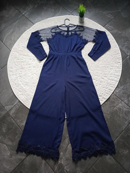 Elegancki granatowy kombinezon z koronką - Shein, rozmiar M Szerokie n